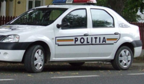 Sebeș: A intrat cu mașina în șanț din cauza vitezei prea mari Sebeș: A intrat cu mașina în șanț din cauza vitezei prea mari