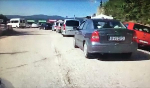 Imagini scandaloase de pe barajul Oasa (Transalpina) Imagini scandaloase de pe barajul Oasa (Transalpina)