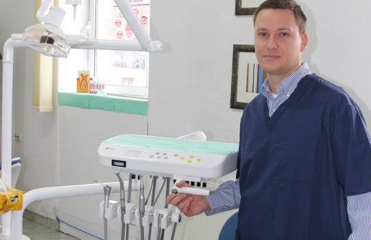 De ce-l iubesc copiii pe doctorul stomatolog Sorin Filimon? De ce-l iubesc copiii pe doctorul stomatolog Sorin Filimon?