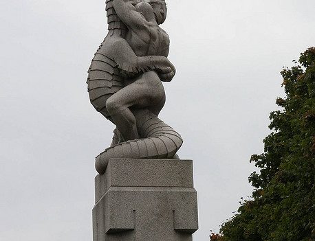 Armata de reptilieni din Romania si energia negativa! Armata de reptilieni din Romania si energia negativa!