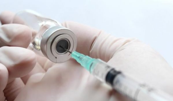 11.000 de doze de vaccin antigripal au ajuns, astăzi, la DSP Alba. Acestea vor fi distribuite medicilor de familie 11.000 de doze de vaccin antigripal au ajuns, astăzi, la DSP Alba. Acestea vor fi distribuite medicilor de familie