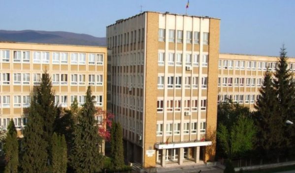 Colegiul Naţional Militar ,,Mihai Viteazul” – la sărbătorirea celor 99 de ani de existenţă Colegiul Naţional Militar ,,Mihai Viteazul” – la sărbătorirea celor 99 de ani de existenţă