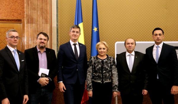 Întrevederea premierului Viorica Dăncilă cu reprezentanții USR Întrevederea premierului Viorica Dăncilă cu reprezentanții USR