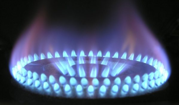 Autoritatea Naţională de Reglementare în domeniul Energiei îngheață prețurile la gaze naturale și curent electric pentru consumatorii casnici. Autoritatea Naţională de Reglementare în domeniul Energiei îngheață prețurile la gaze naturale și curent electric pentru consumatorii casnici.
