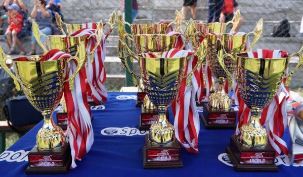 Academia U Luceafărul Cluj Napoca, Real Junior Vaslui şi Academica Transilvania Târgu Mureş, câştigătoarele seriei a doua a Cupei E.ON Kinder Academia U Luceafărul Cluj Napoca, Real Junior Vaslui şi Academica Transilvania Târgu Mureş, câştigătoarele seriei a doua a Cupei E.ON Kinder