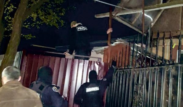 Concubini prinsi de politisti, la furat! Concubini prinsi de politisti, la furat!