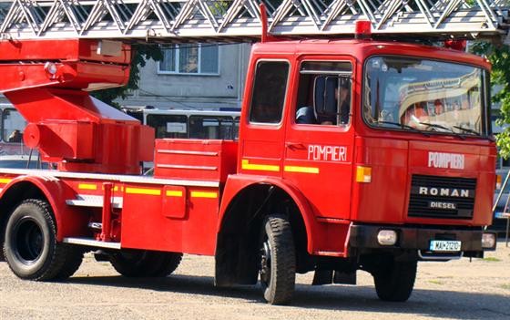 Un autoturism a luat foc în Alba Iulia Un autoturism a luat foc în Alba Iulia