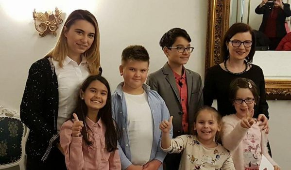 Georgia Rafaela Vusdea si Elisabeta Agocs, oameni cu care ne mandrim! Georgia Rafaela Vusdea si Elisabeta Agocs, oameni cu care ne mandrim!