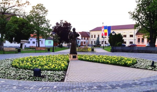 Flori papale in Piata 1848 din Blaj! Flori papale in Piata 1848 din Blaj!
