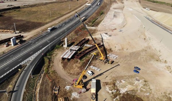 Circulaţia rutieră pe autostrada A1 Orăştie – Sibiu va fi închisă, în 10 octombrie, pentru 24 de ore, pentru montarea unor elemente necesare realizării viitorului nod rutier Sebeş de pe Autostrada Sebeş-Turda Circulaţia rutieră pe autostrada A1 Orăştie – Sibiu va fi închisă, în 10 octombrie, pentru 24 de ore, pentru montarea unor elemente necesare realizării viitorului nod rutier Sebeş de pe Autostrada Sebeş-Turda