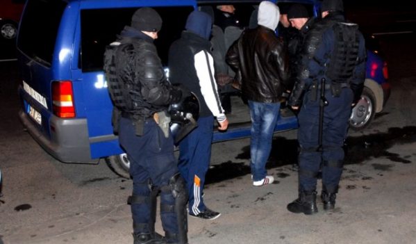 Reținuți pentru tulburarea ordinii și liniștii publice! Reținuți pentru tulburarea ordinii și liniștii publice!